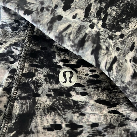 Lululemon Base Pace High-Rise Tight 25" (Estuary Grey Multi pattern) - Picture 6 of 8